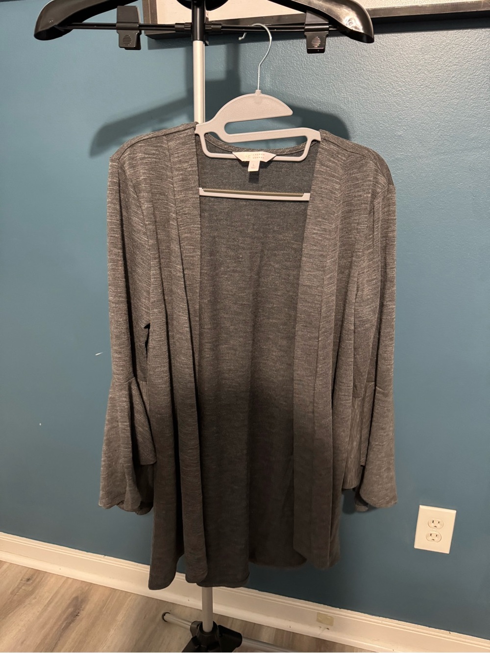 LC Lauren Conrad Gray Open-Front Knit Cardigan